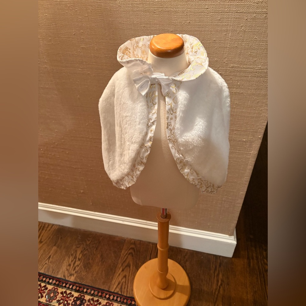 Disney Elegant White Faux Fur Capelet Shawl Cape
